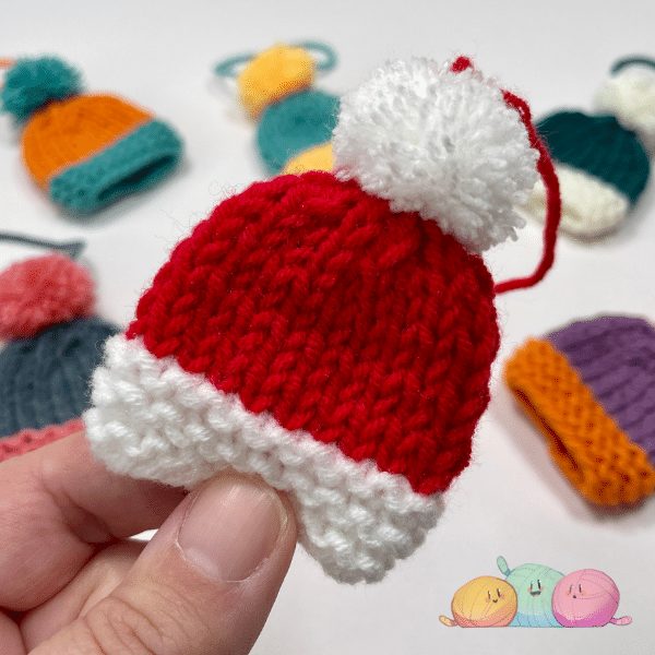 Little Knitted Santa Hats PDF KNITTING PATTERN